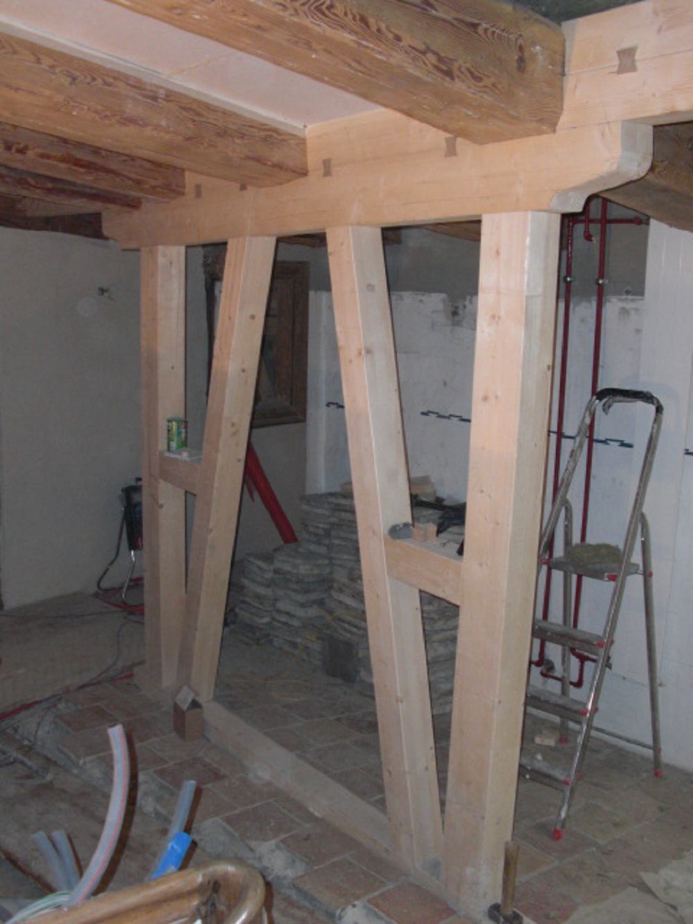 Ersetzen der inneren Holzkonstruktion, neues Dach, Wärmedämmung